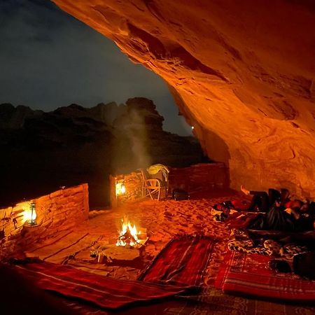 Wadi Rum Cave Camping מראה חיצוני תמונה