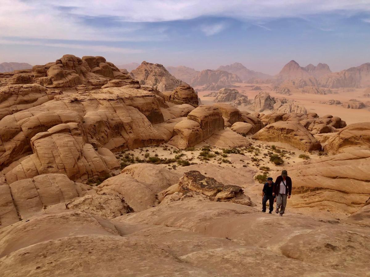 Wadi Rum Cave Camping מראה חיצוני תמונה