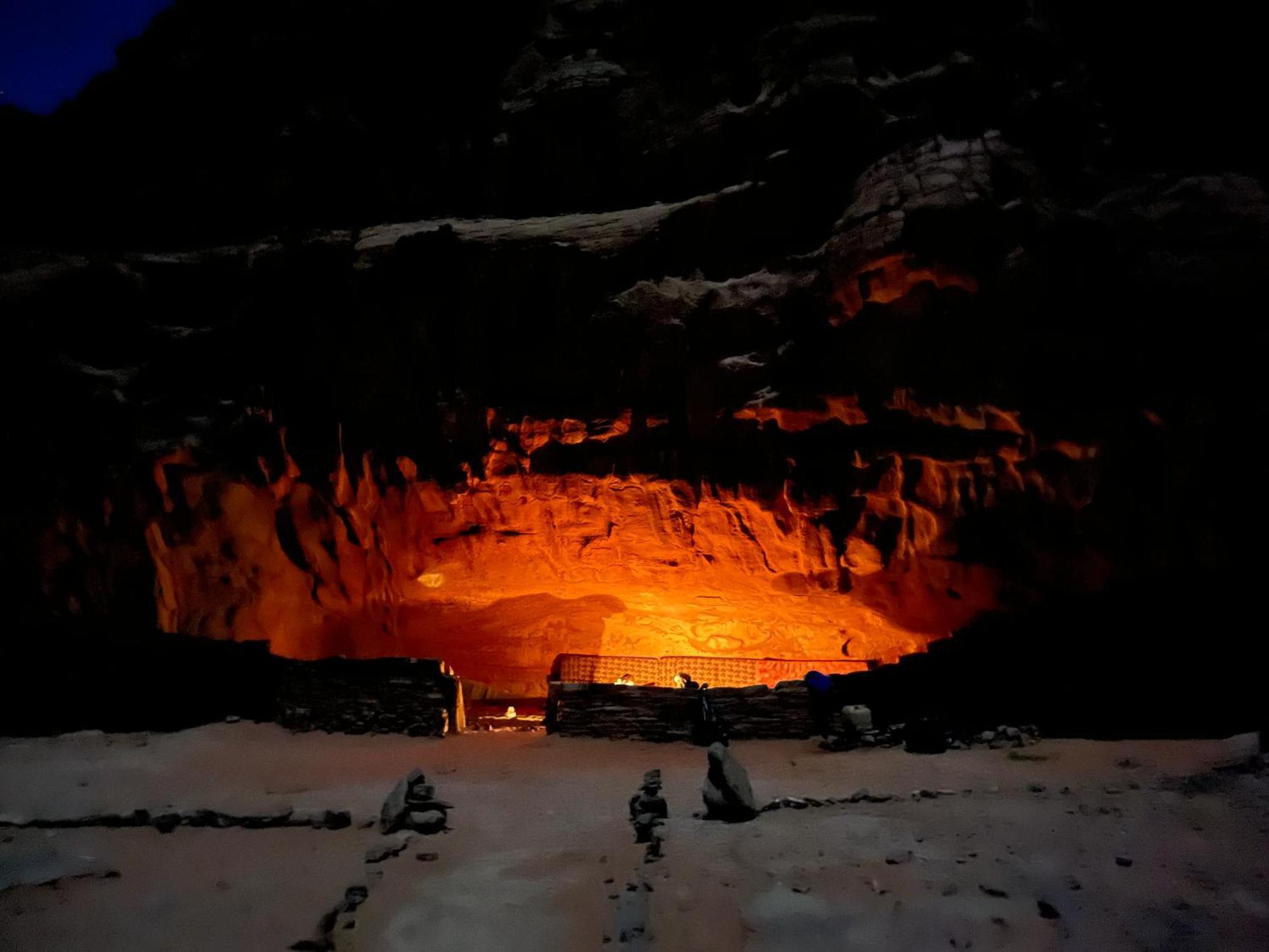 Wadi Rum Cave Camping מראה חיצוני תמונה