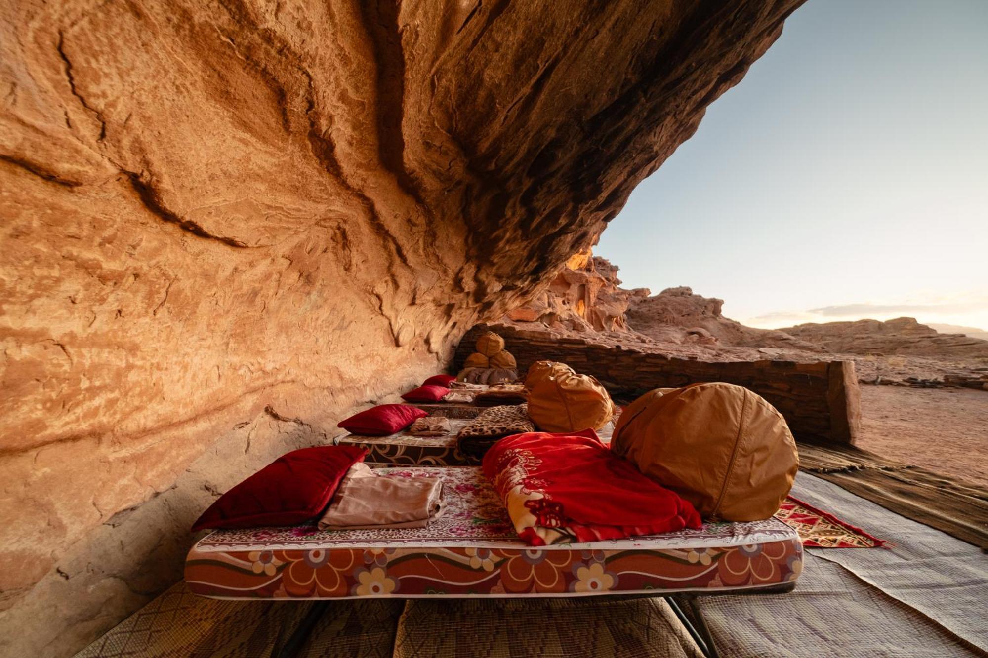 Wadi Rum Cave Camping מראה חיצוני תמונה