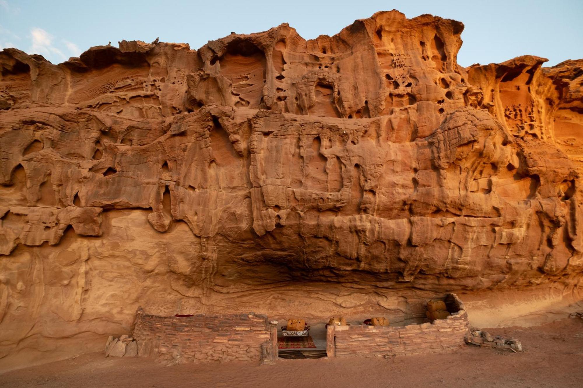 Wadi Rum Cave Camping מראה חיצוני תמונה