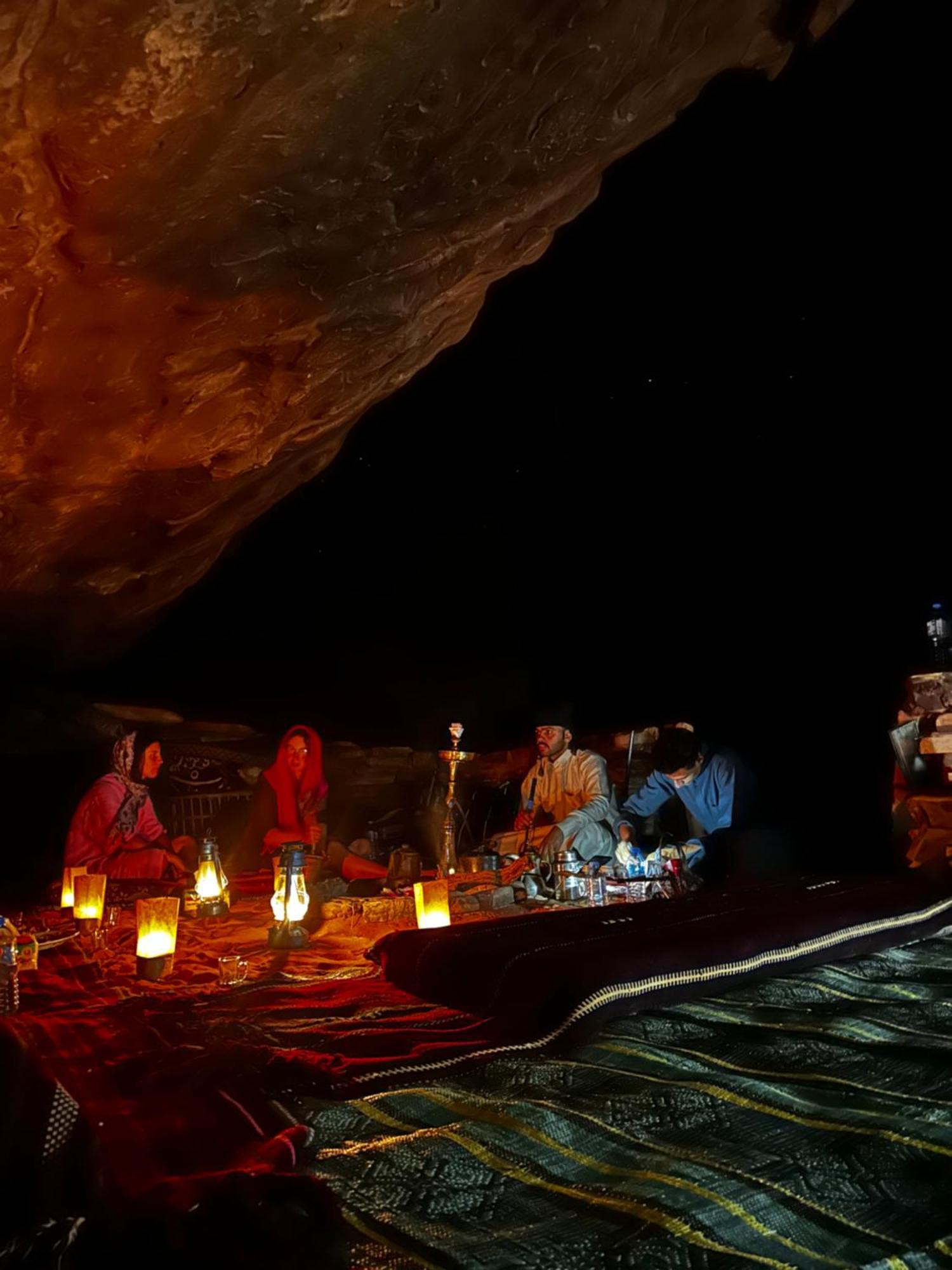 Wadi Rum Cave Camping מראה חיצוני תמונה