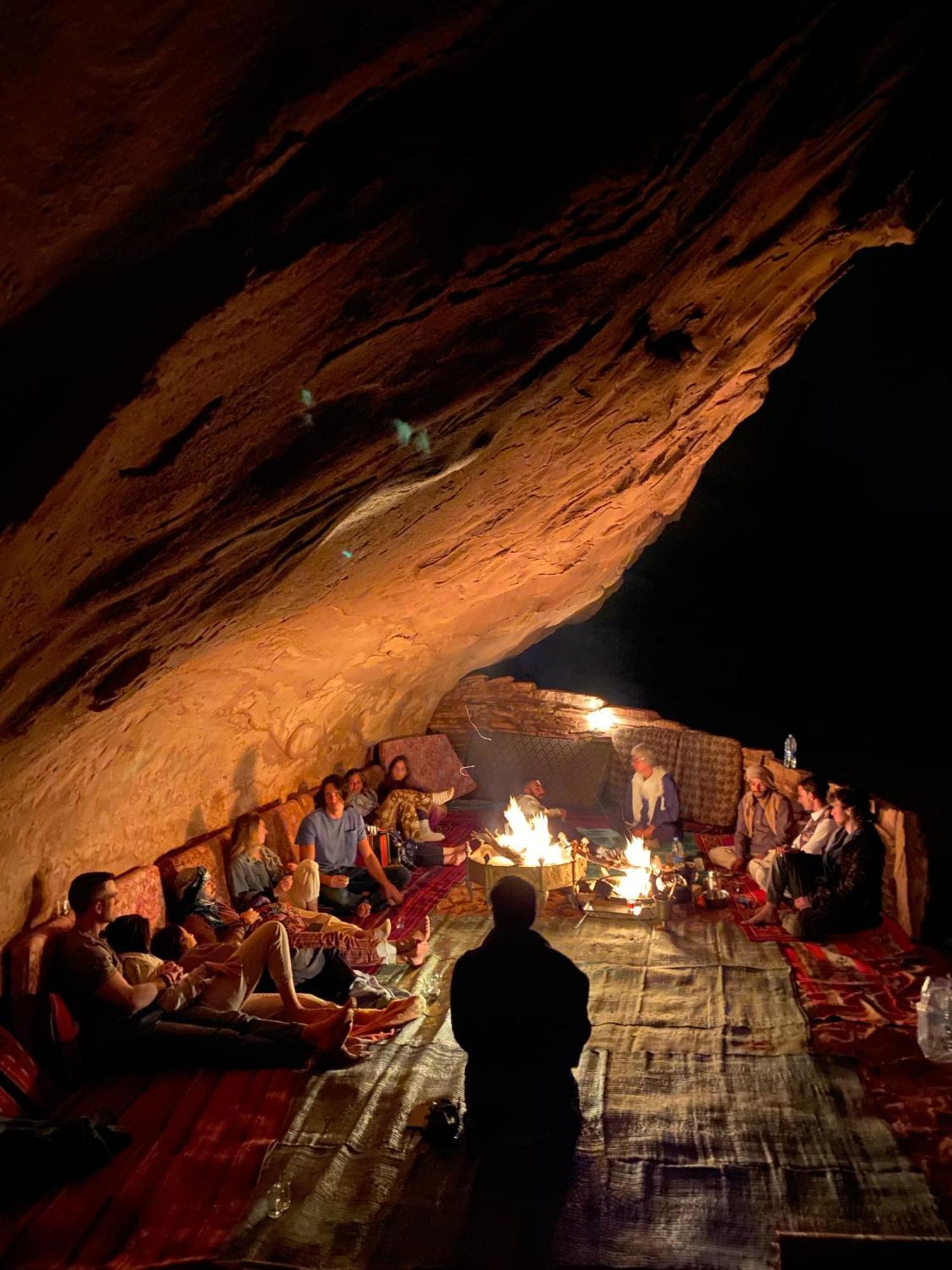 Wadi Rum Cave Camping מראה חיצוני תמונה