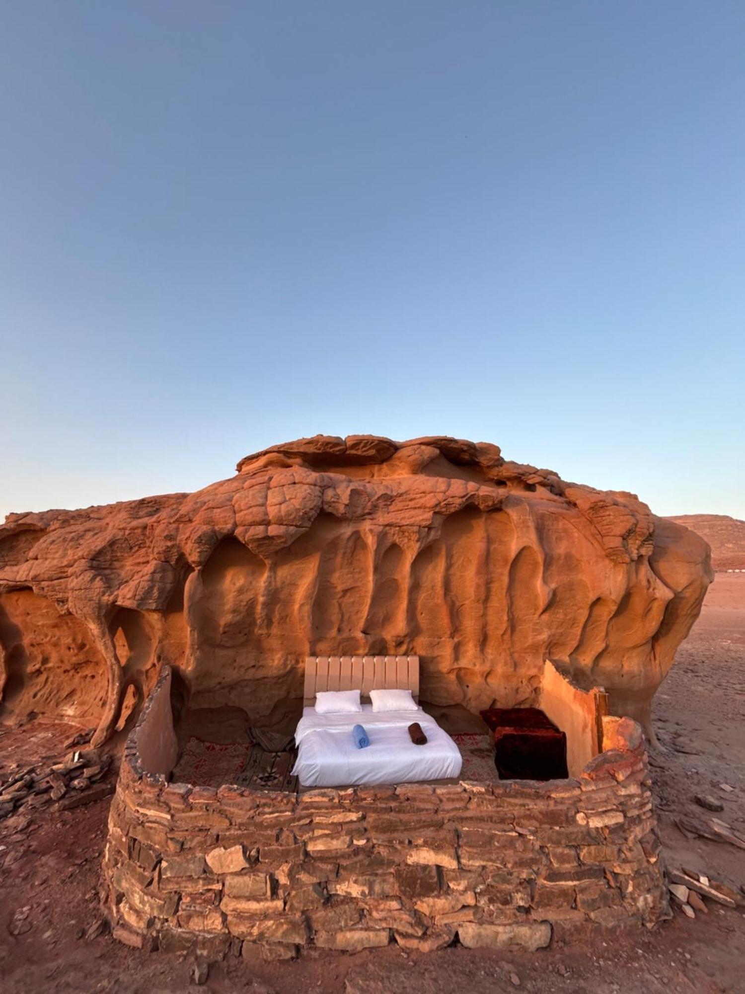 Wadi Rum Cave Camping מראה חיצוני תמונה